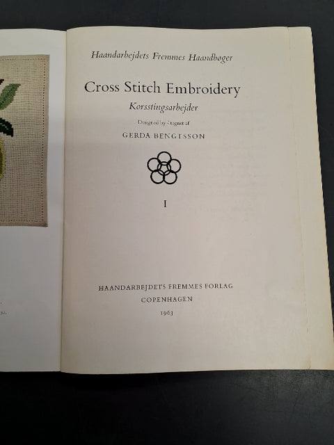 Cross Stitch Embroidery 1 - Korsstingsarbejder